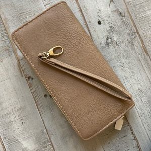 NEW Wallet / Wristlet / Clutch For Women In Camel